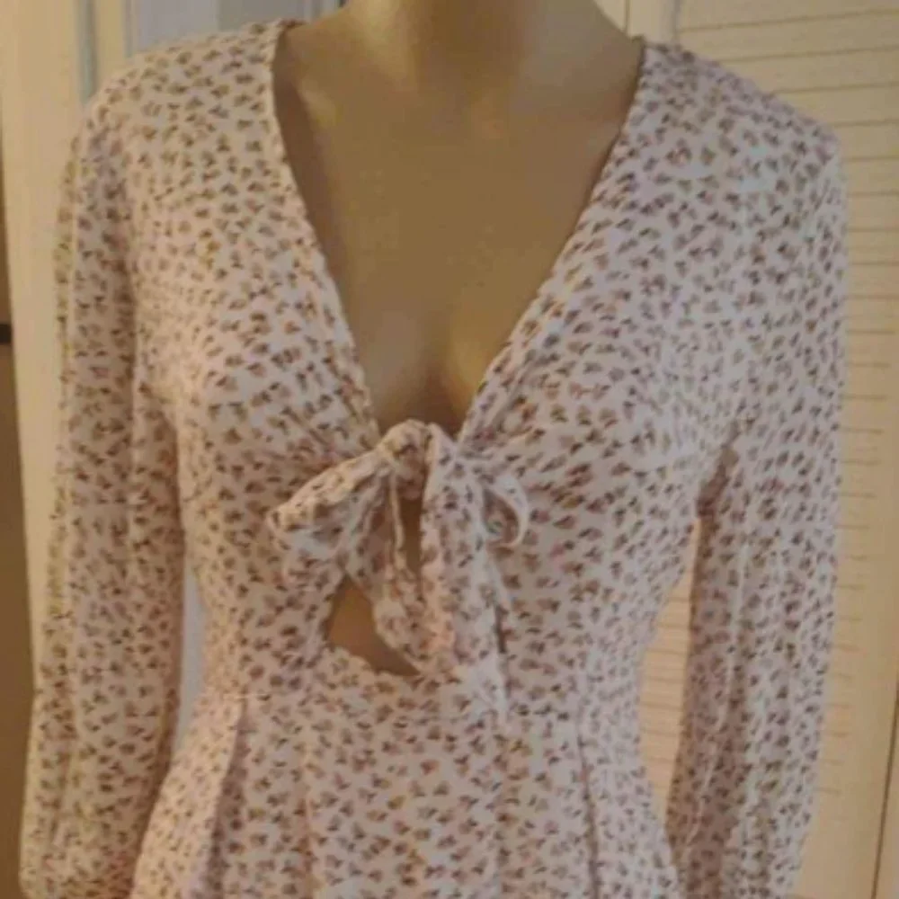 Dynamite Spring Dress - Picture 1 of 6